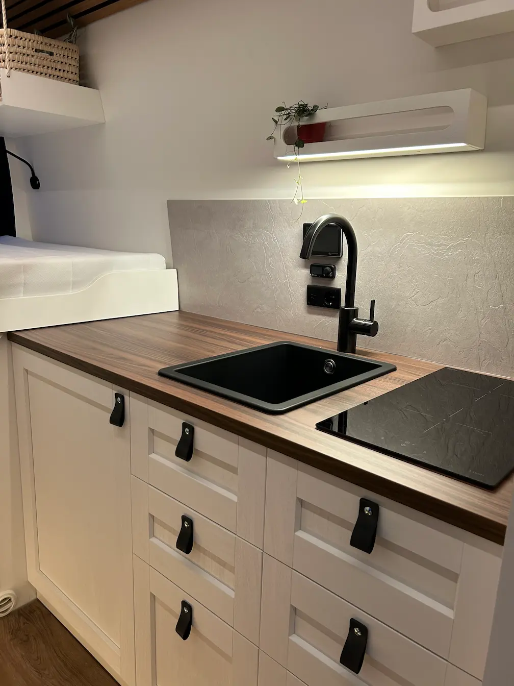 Keuken met inductiekookplaat